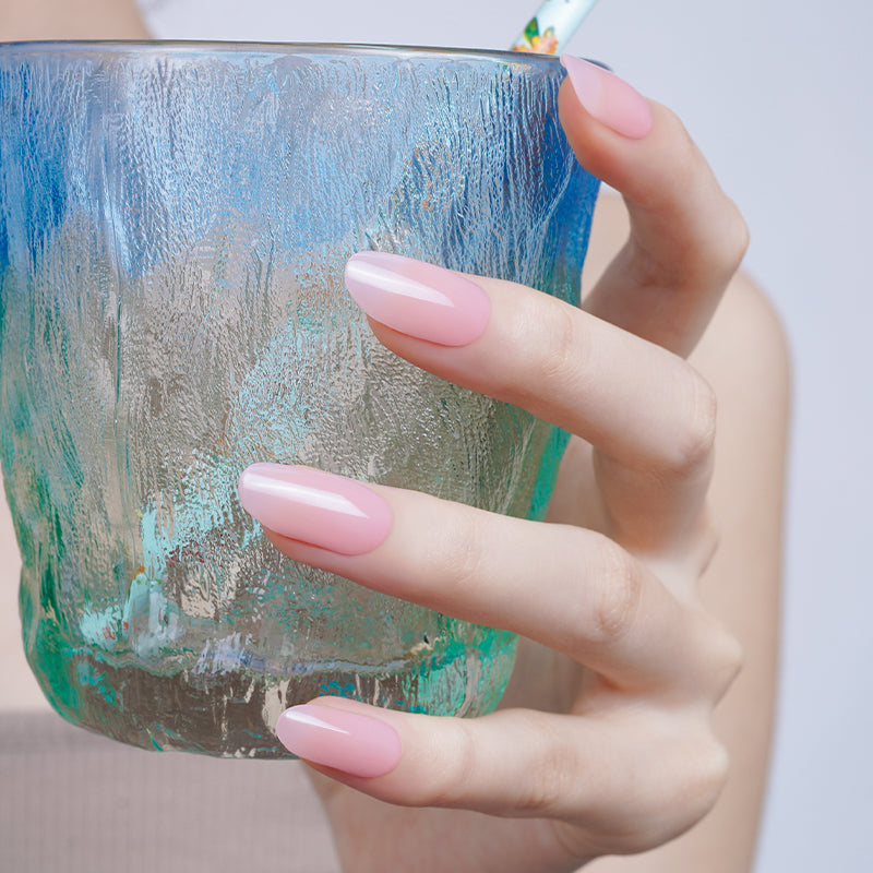 Traditional vs. Modern: Comparing Semi-Cured Gel Nail Stickers to Classic Manicures